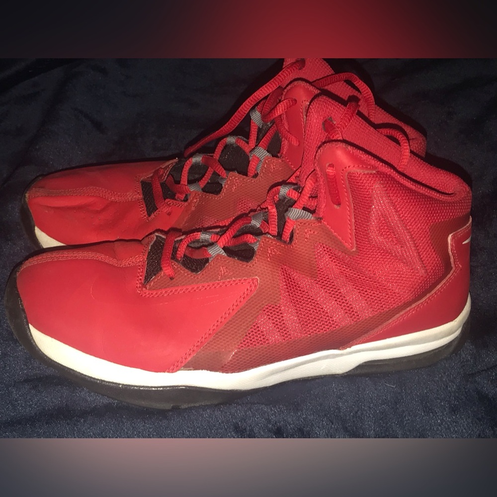 Nike air max stutter step 2 youth size 5.5 red